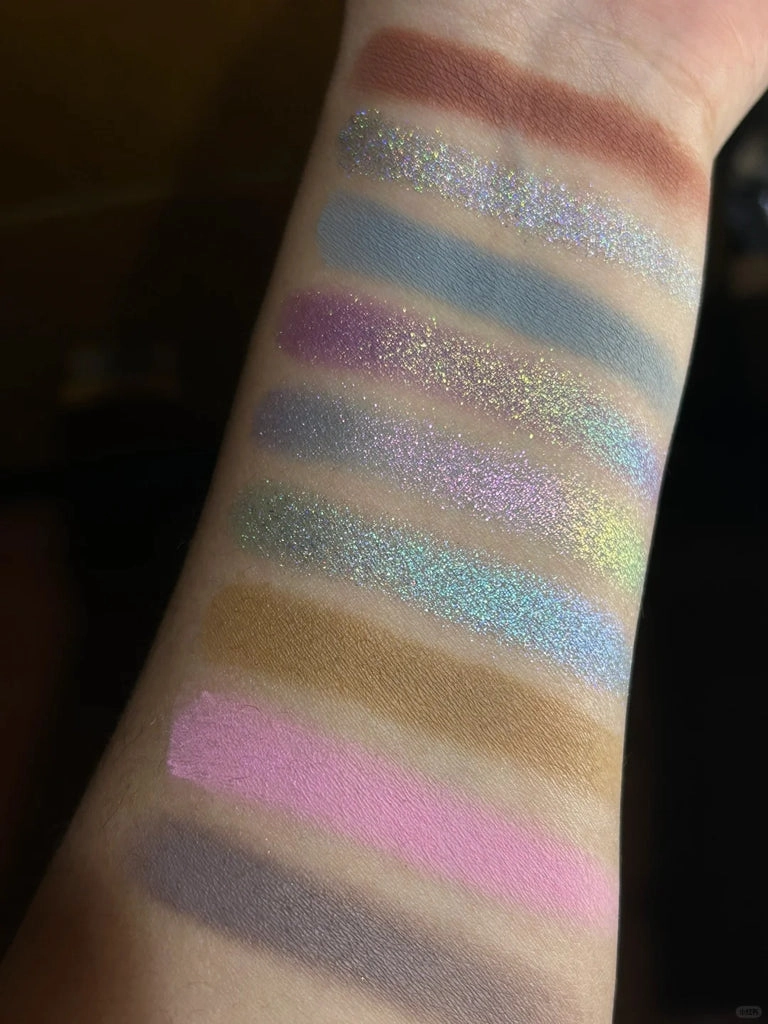 SheenEffect X NIKESANSAN Dream Love Chameleon Eyeshadow Palette