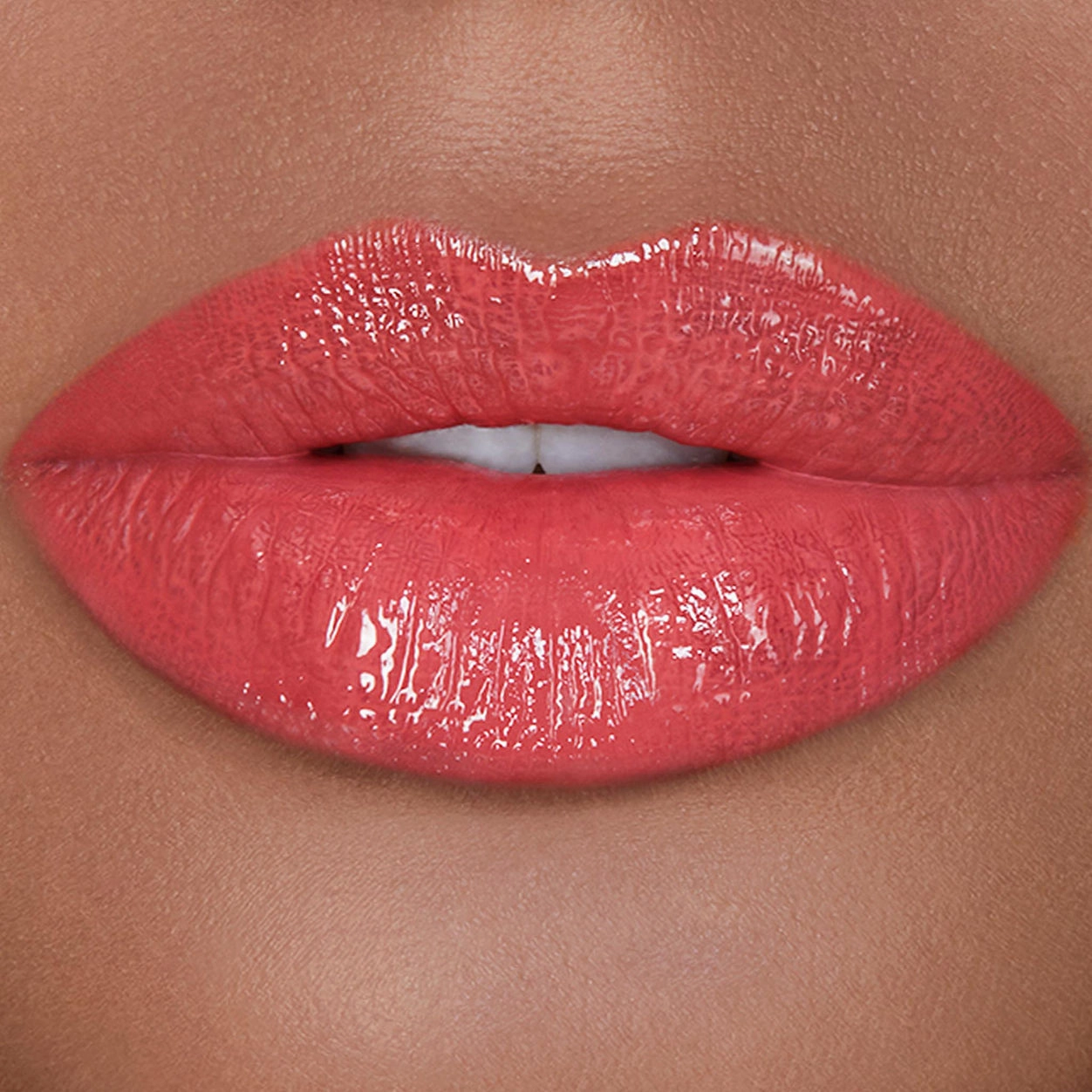 Unreal High Shine Volumizing Lip Gloss